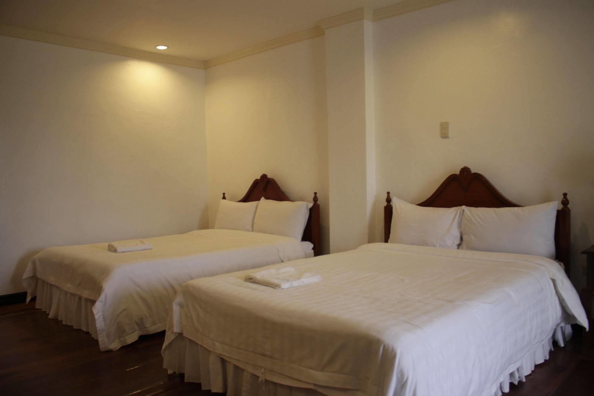 Sipalay Jamont Hotel Buitenkant foto
