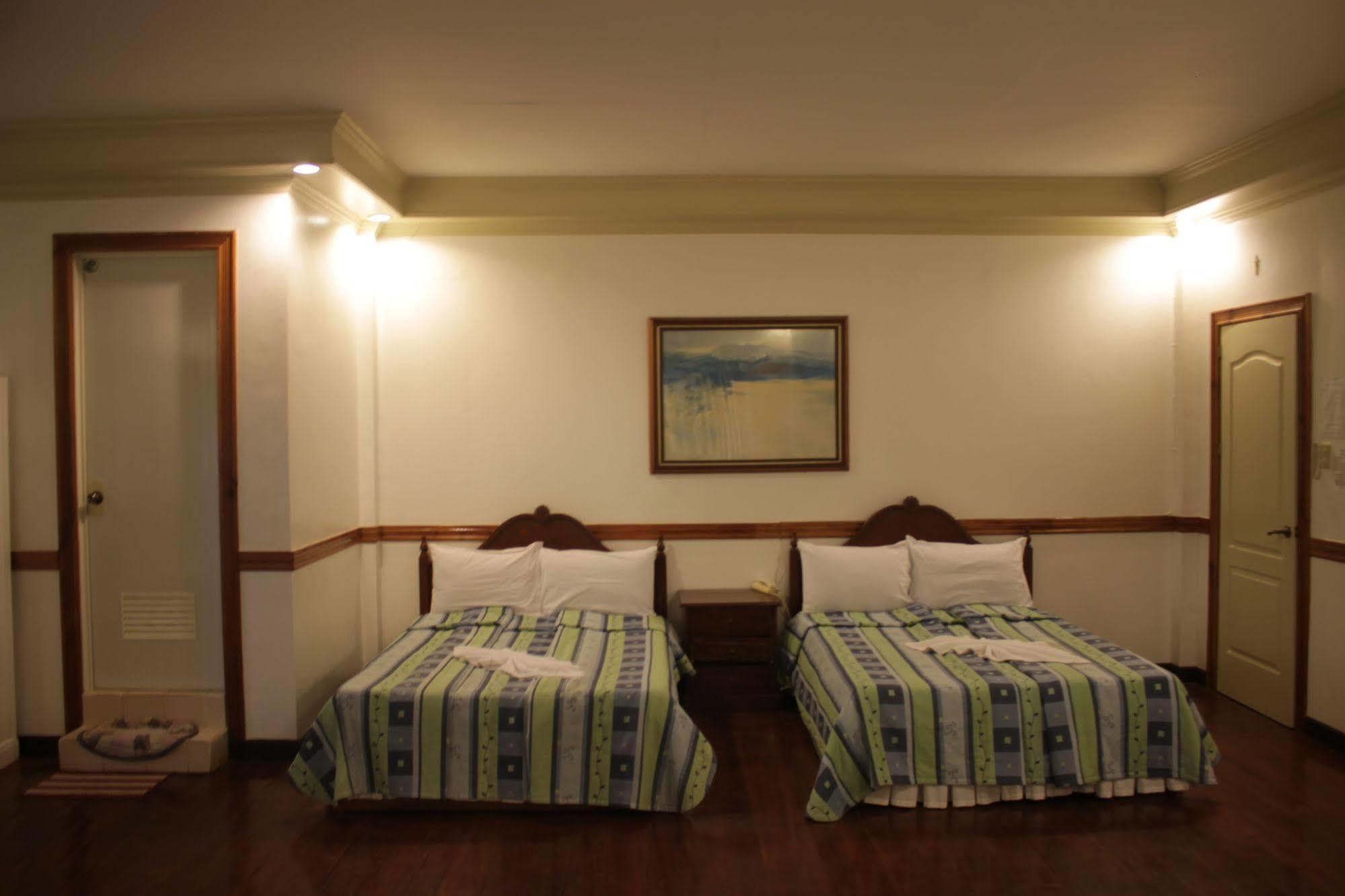 Sipalay Jamont Hotel Buitenkant foto