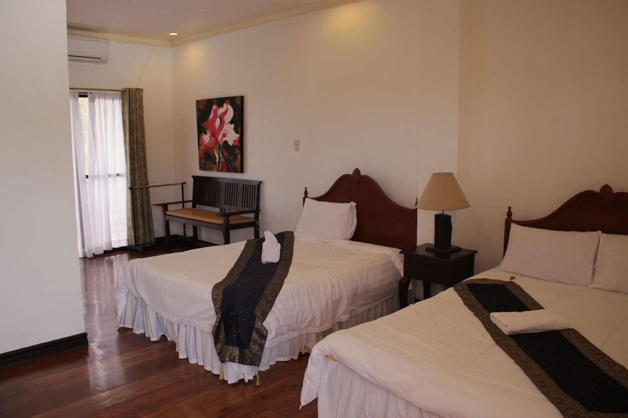 Sipalay Jamont Hotel Buitenkant foto