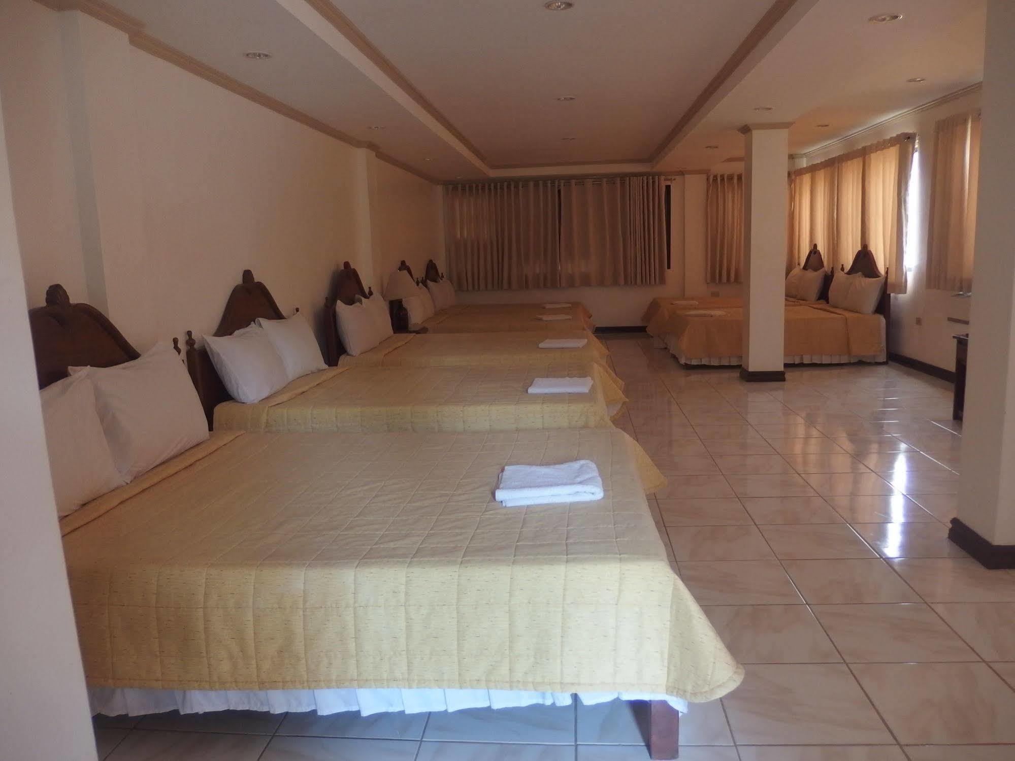 Sipalay Jamont Hotel Buitenkant foto