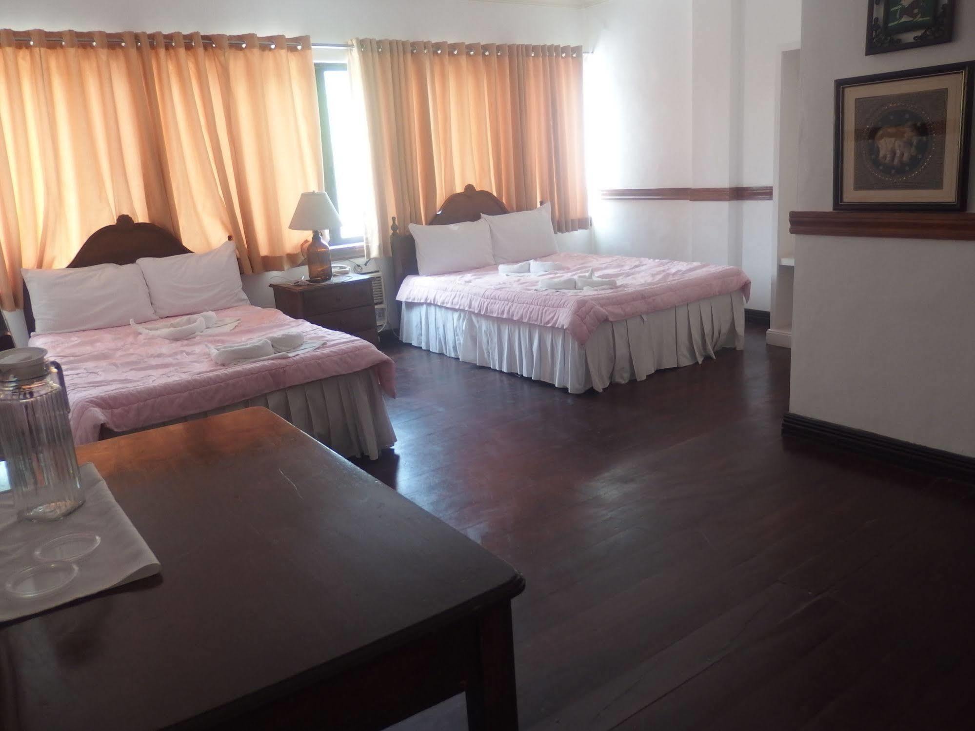 Sipalay Jamont Hotel Buitenkant foto