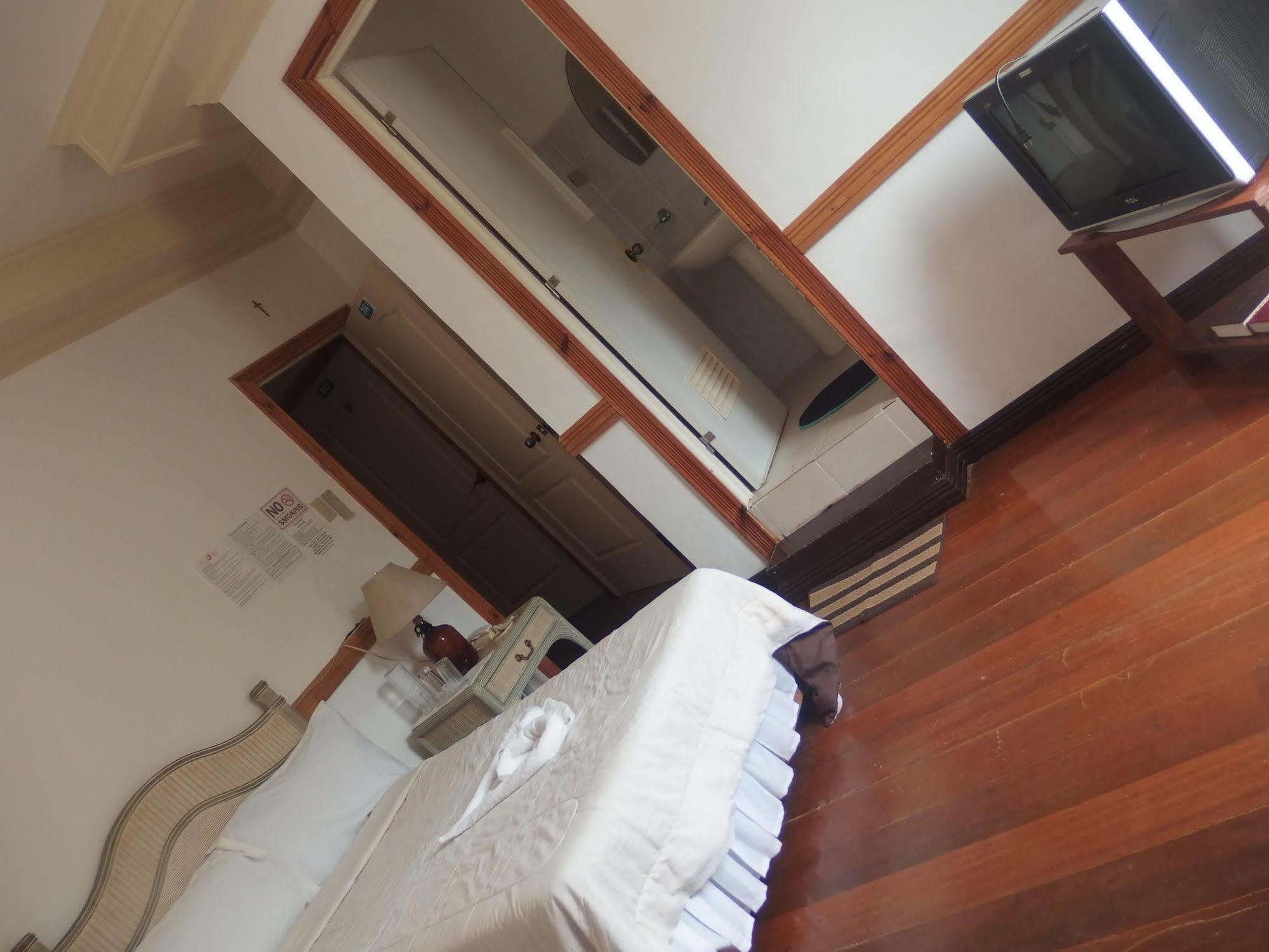Sipalay Jamont Hotel Buitenkant foto